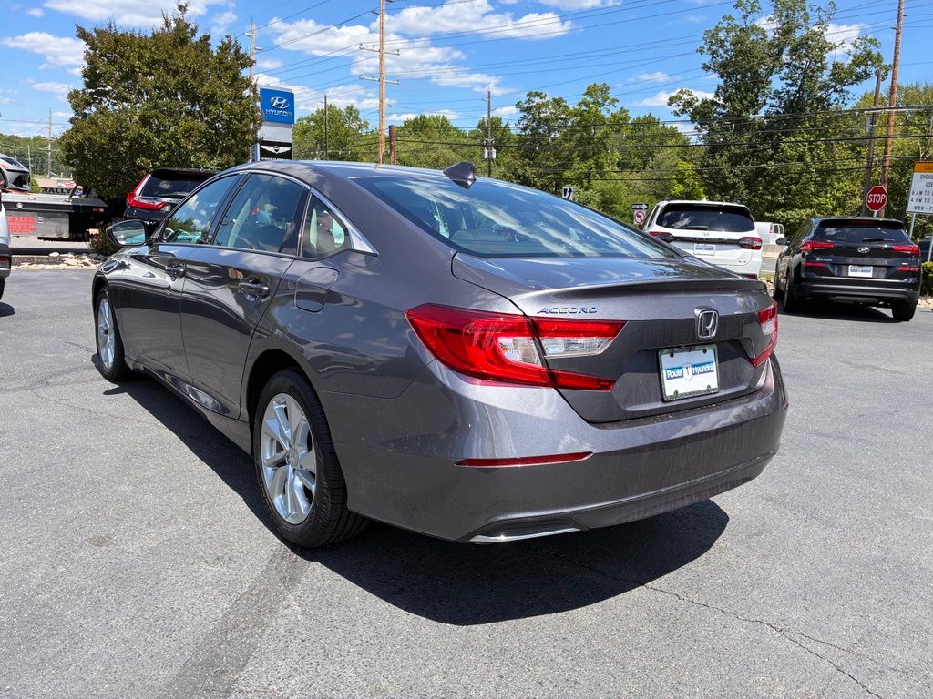2018 Honda Accord LX - Photo 5