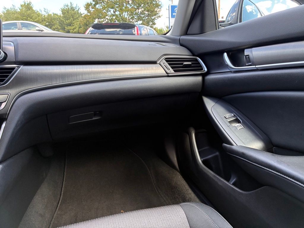 2018 Honda Accord LX - Photo 34