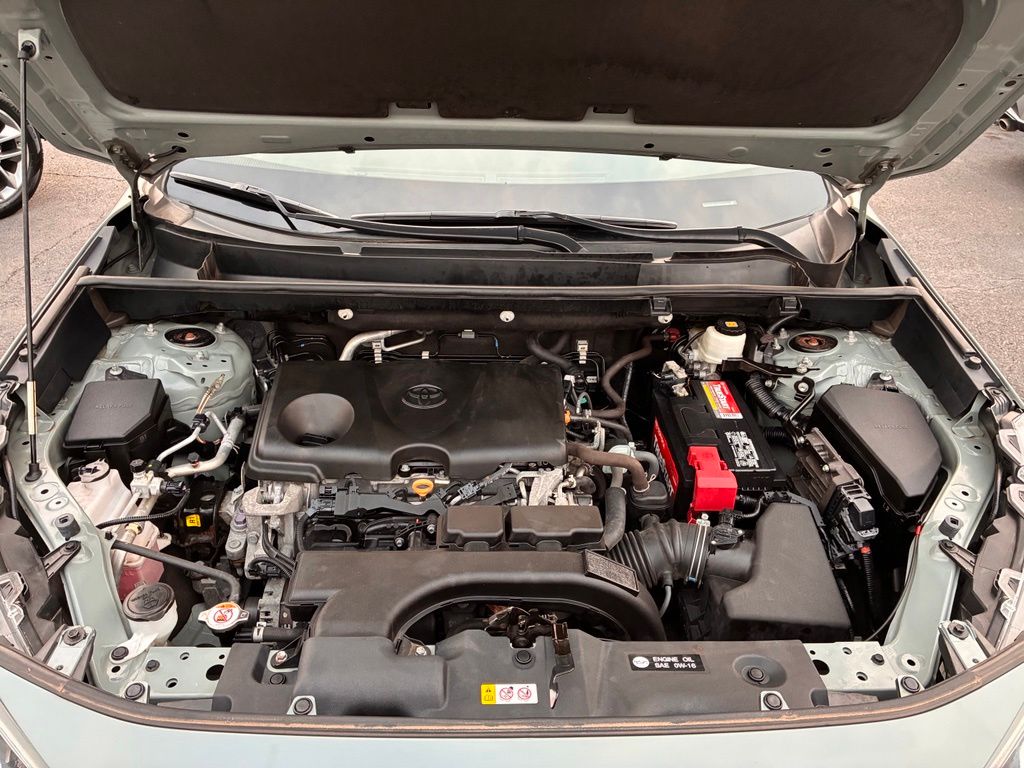 2021 Toyota RAV4 XLE - Photo 9