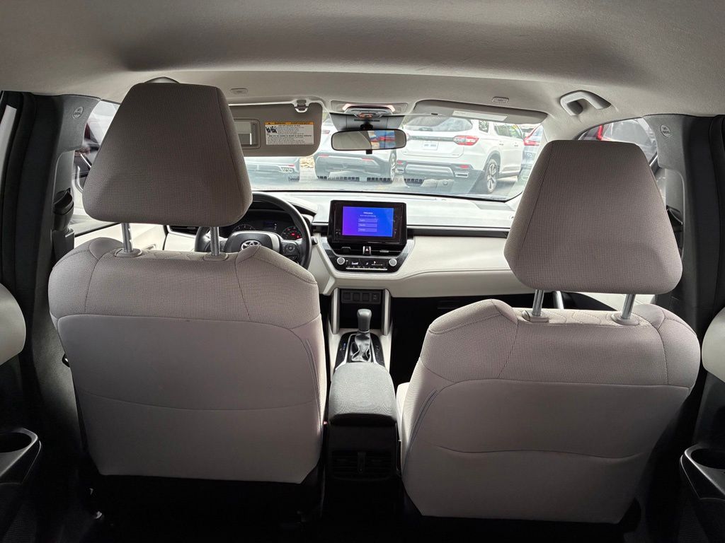 2025 Toyota Corolla Cross L - Photo 15