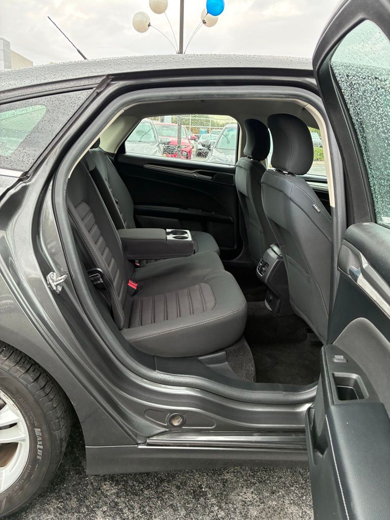 2018 Ford Fusion SE - Photo 21