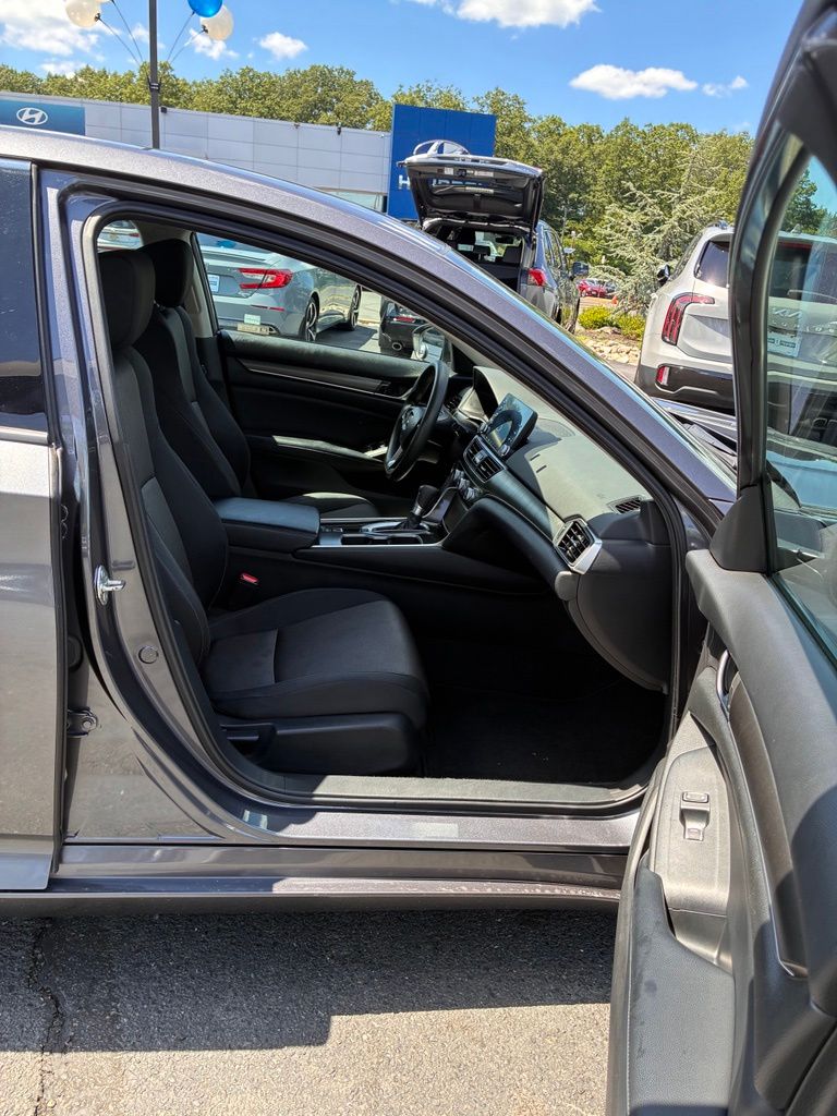 2018 Honda Accord LX - Photo 19