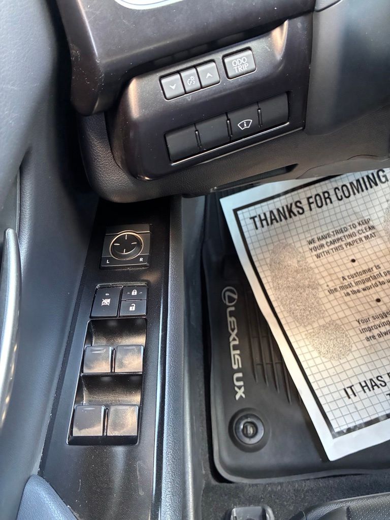 2023 Lexus UX Hybrid 250h Premium - Photo 24