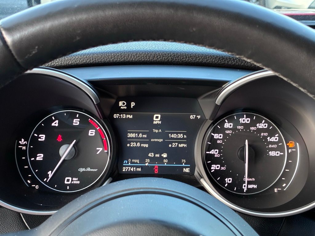 2022 Alfa Romeo Giulia Ti Veloce - Photo 27