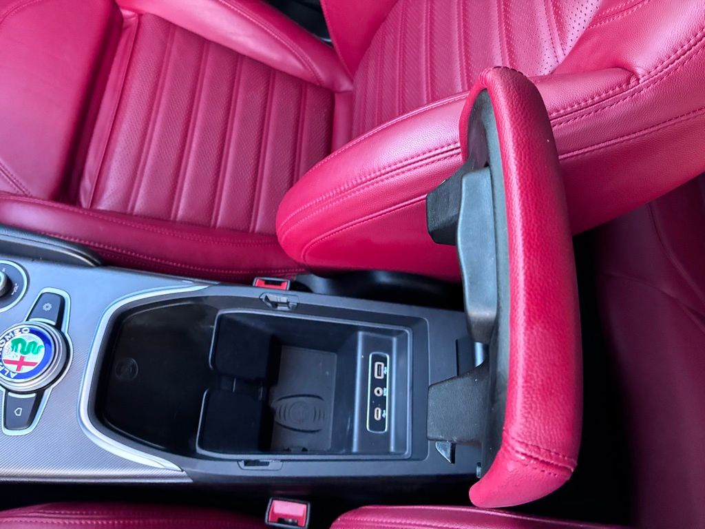 2022 Alfa Romeo Giulia Ti Veloce - Photo 35