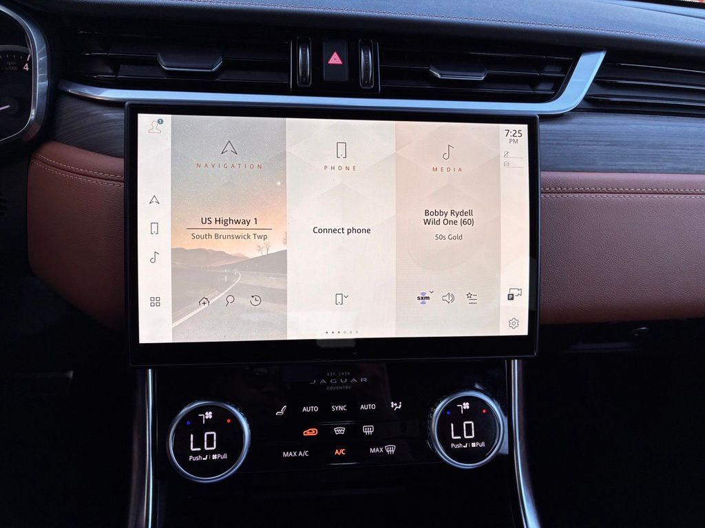 2022 Jaguar XF R-Dynamic SE - Photo 33