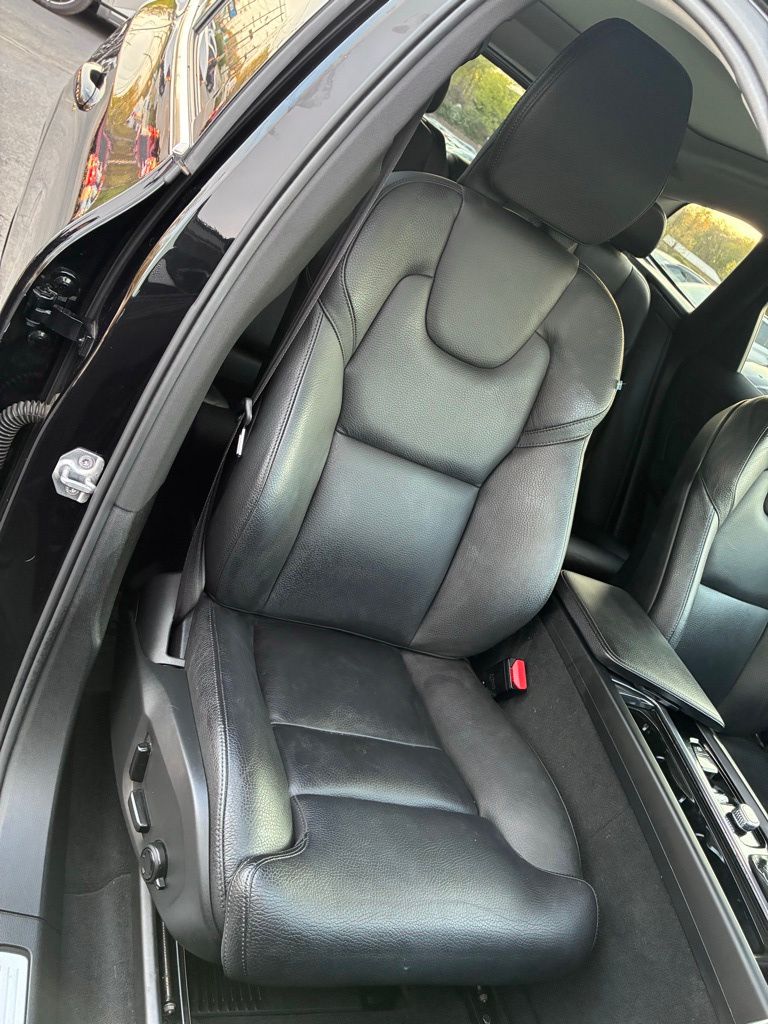 2019 Volvo XC60 Momentum - Photo 21