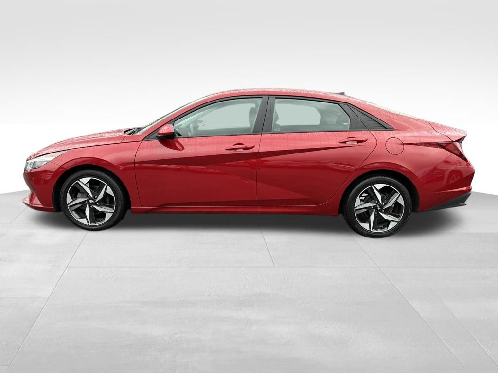 2023 Hyundai Elantra SEL photo 4
