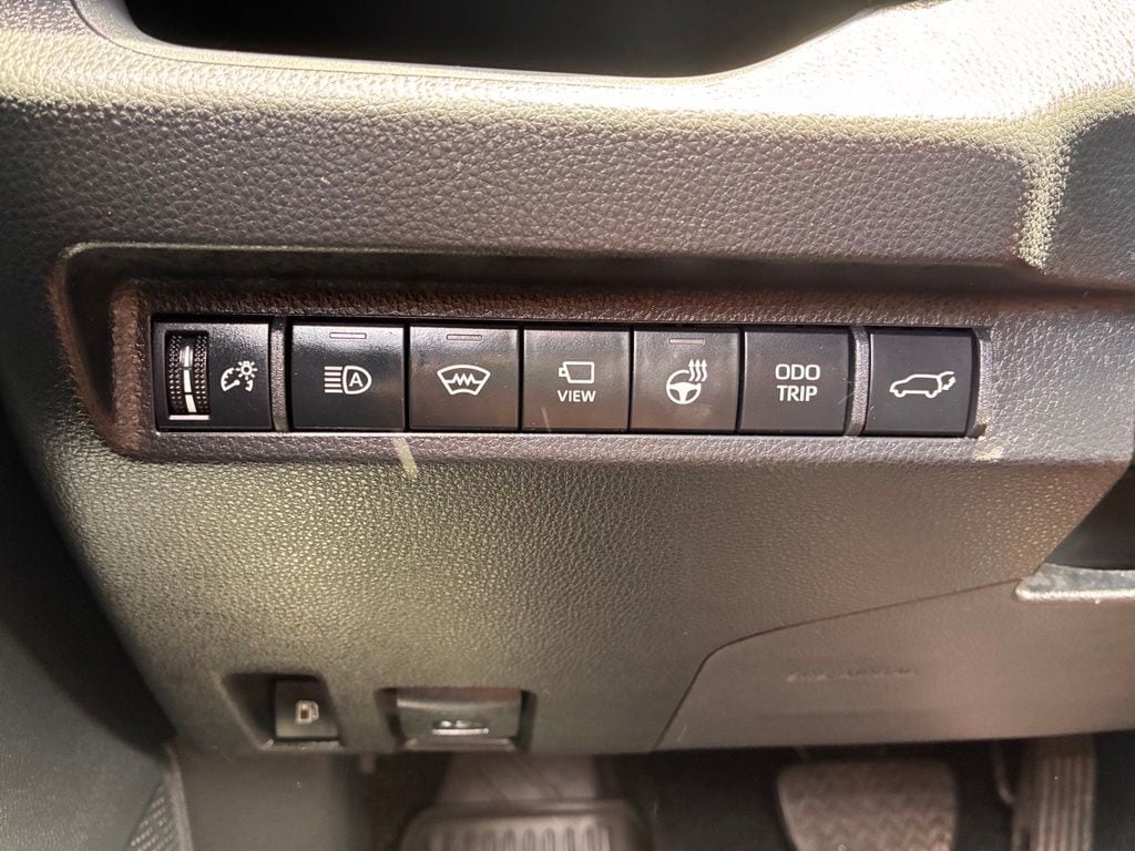 2024 Toyota RAV4 XSE - Photo 27