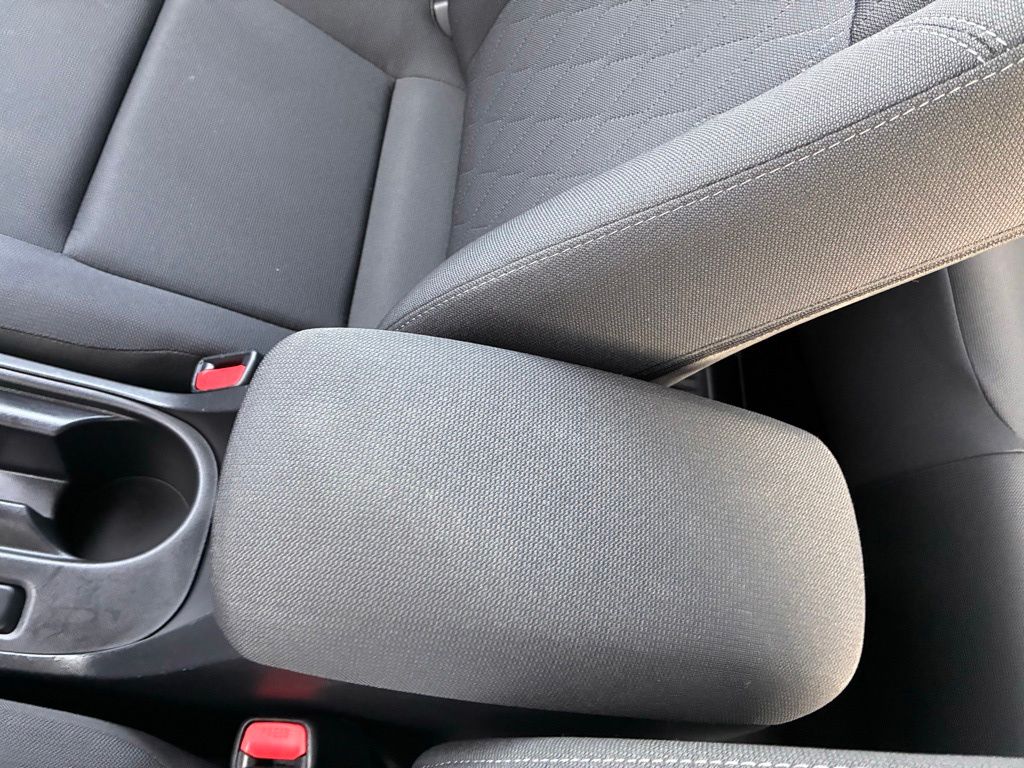 2024 Toyota Corolla LE - Photo 32