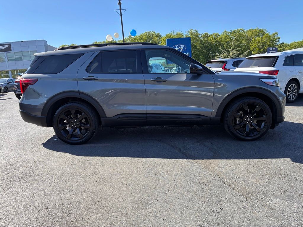 2023 Ford Explorer ST-LINE - Photo 8