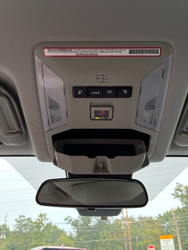 2021 Toyota RAV4 XLE - Photo 43