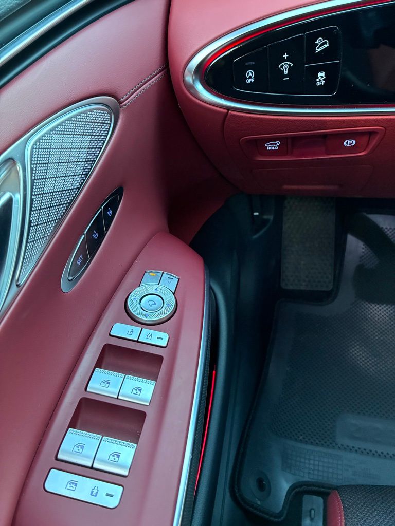 2025 GENESIS GV70 Sport - Photo 27