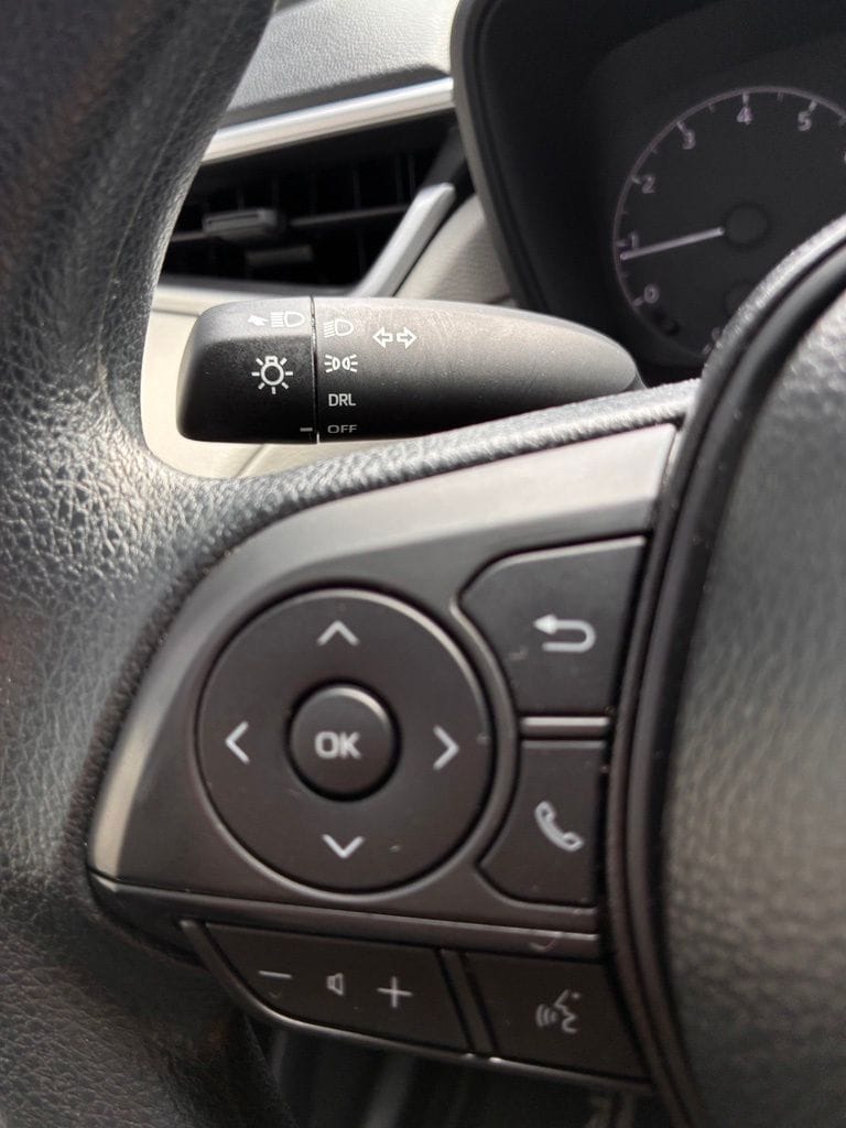 2025 Toyota Corolla Cross L - Photo 32