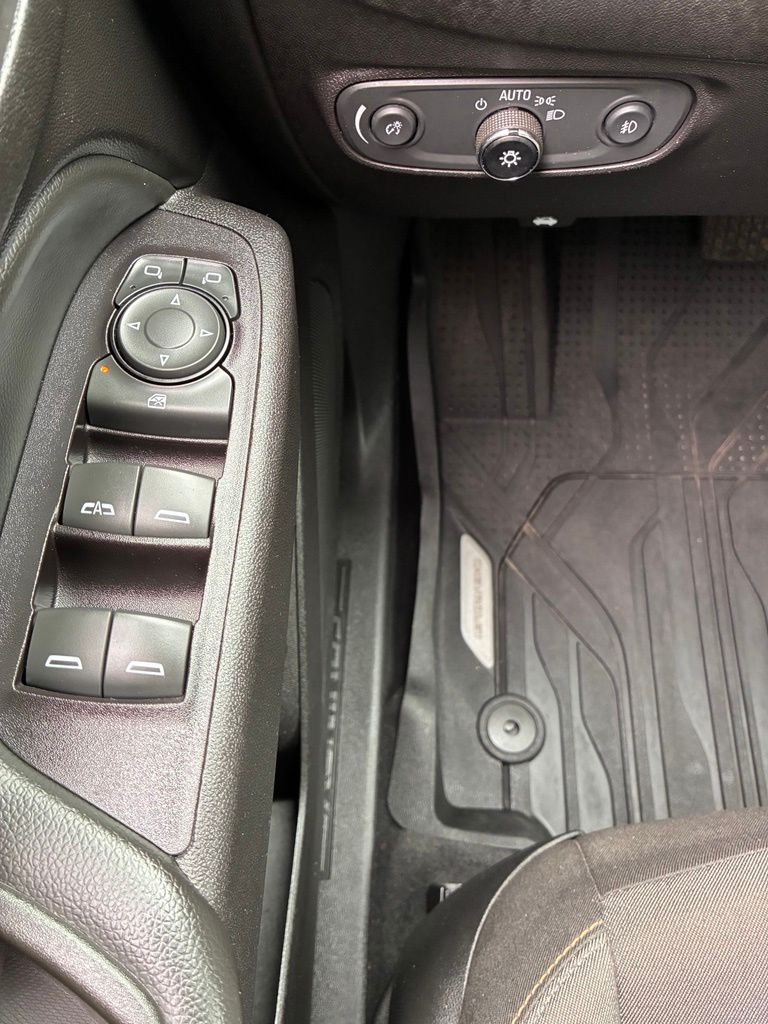 2020 Chevrolet Equinox LT - Photo 25