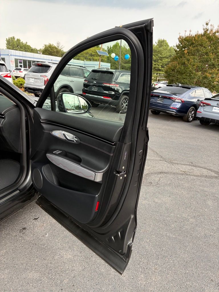 2024 GENESIS GV70 Standard - Photo 46