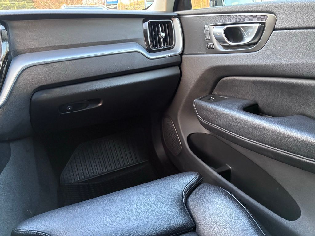 2019 Volvo XC60 Momentum - Photo 40