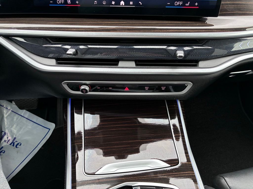 2024 BMW X7 40i - Photo 45