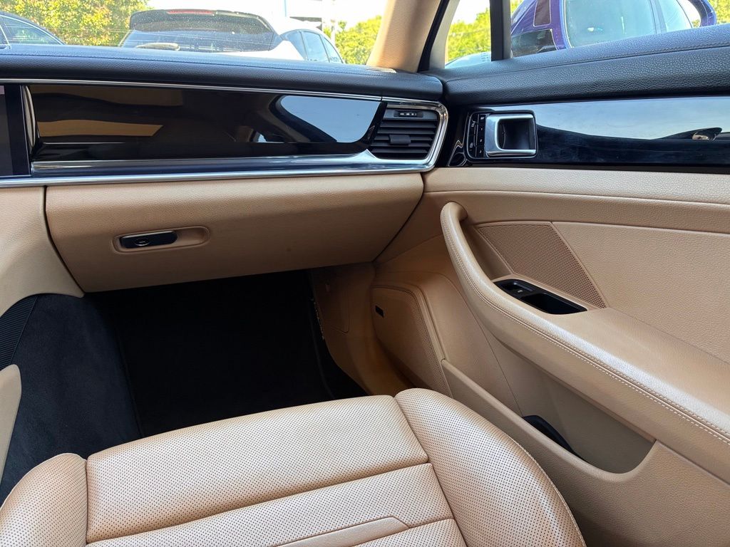 2020 Porsche Panamera S - Photo 45