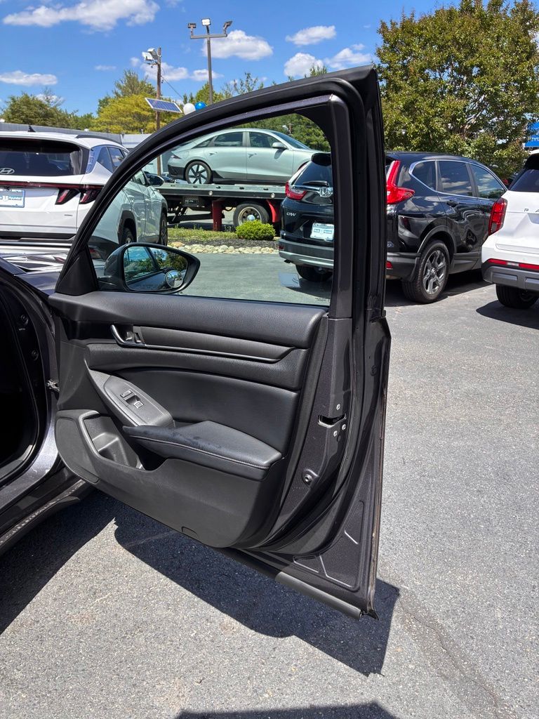 2018 Honda Accord LX - Photo 43
