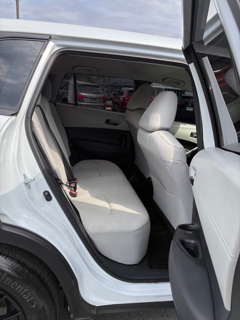 2025 Toyota Corolla Cross L - Photo 22
