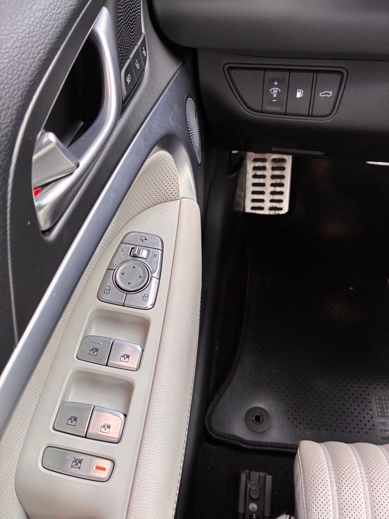 2025 GENESIS G70 Sport Advanced - Photo 23