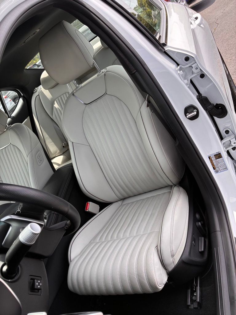 2025 GENESIS G70 Sport Advanced - Photo 17