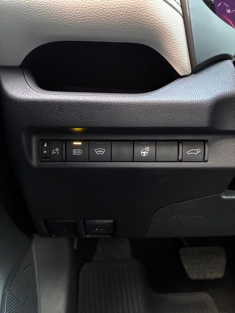 2024 Toyota RAV4 XLE Premium - Photo 31