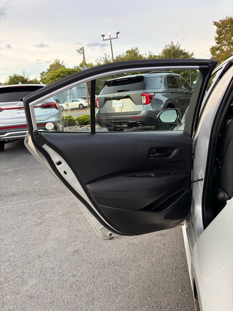 2024 Toyota Corolla LE - Photo 40