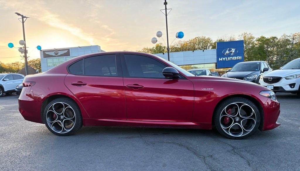 2022 Alfa Romeo Giulia Ti Veloce - Photo 8