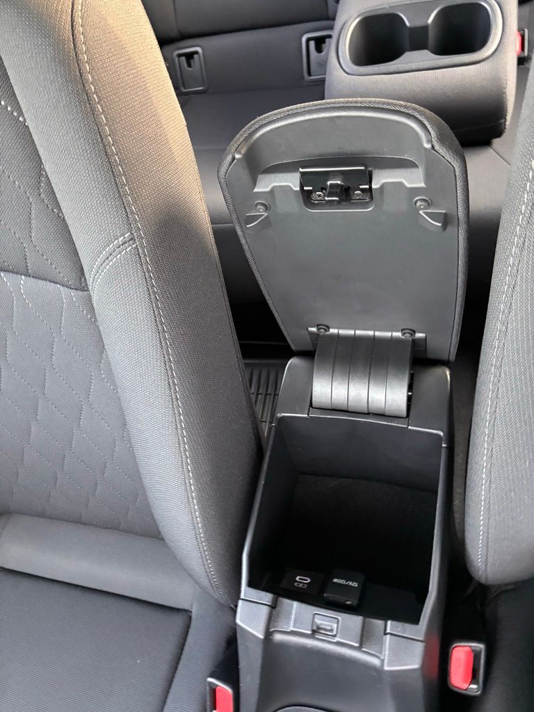 2024 Toyota Corolla LE - Photo 33