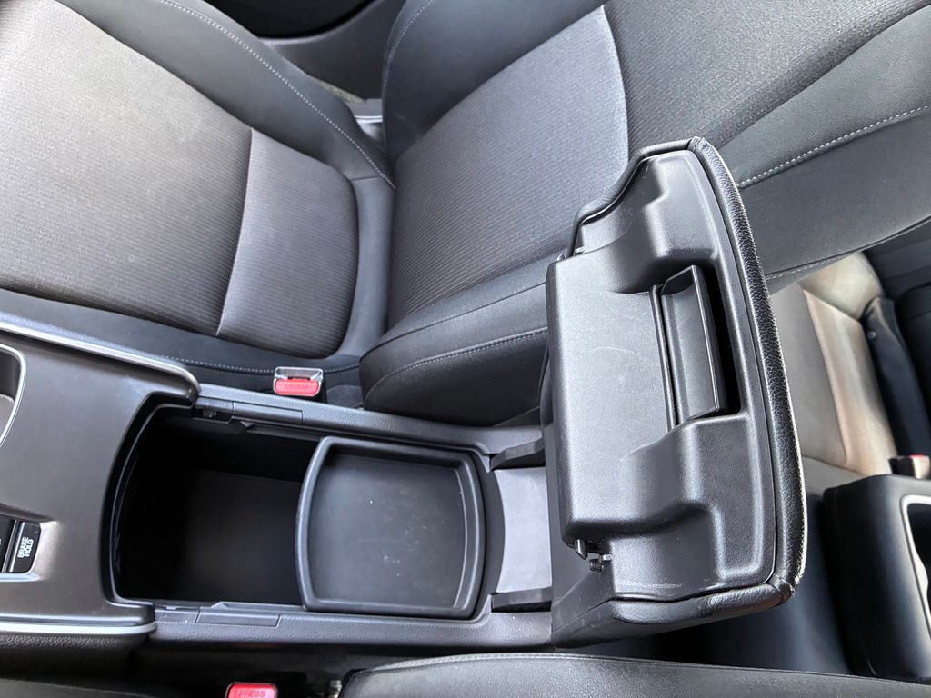 2018 Honda Accord LX - Photo 33