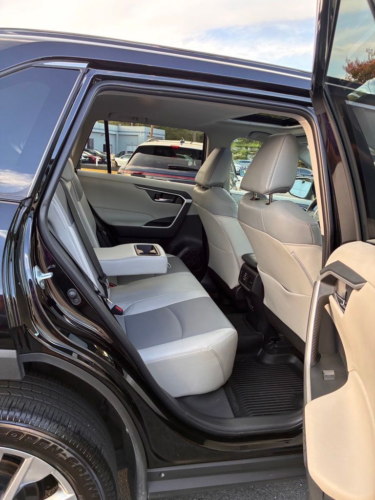2024 Toyota RAV4 XLE Premium - Photo 24