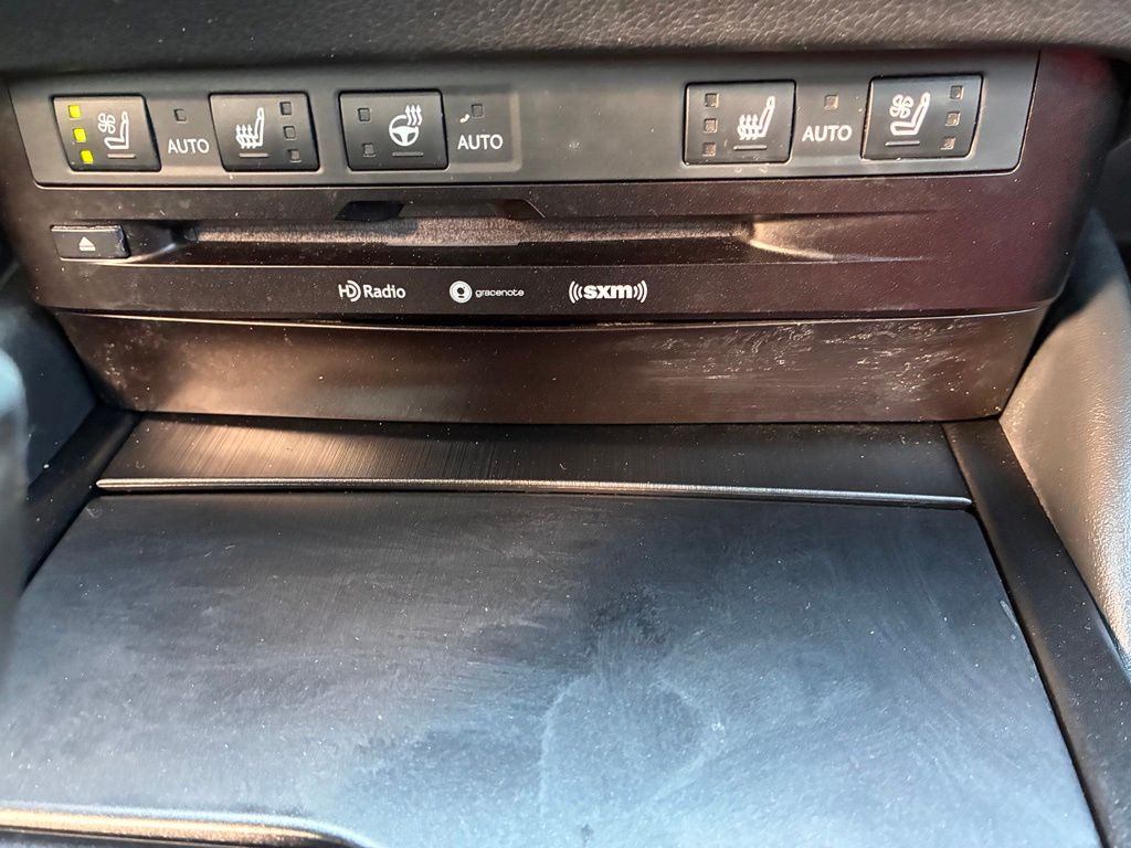 2019 Lexus ES F SPORT - Photo 32