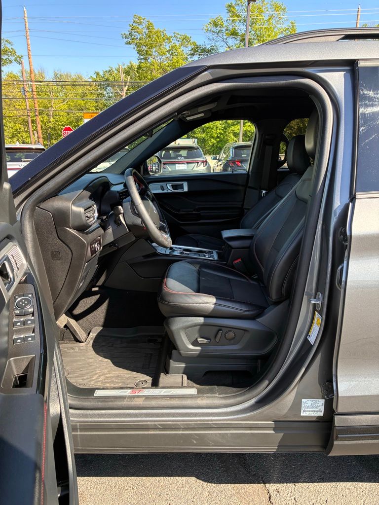 2023 Ford Explorer ST-LINE - Photo 21