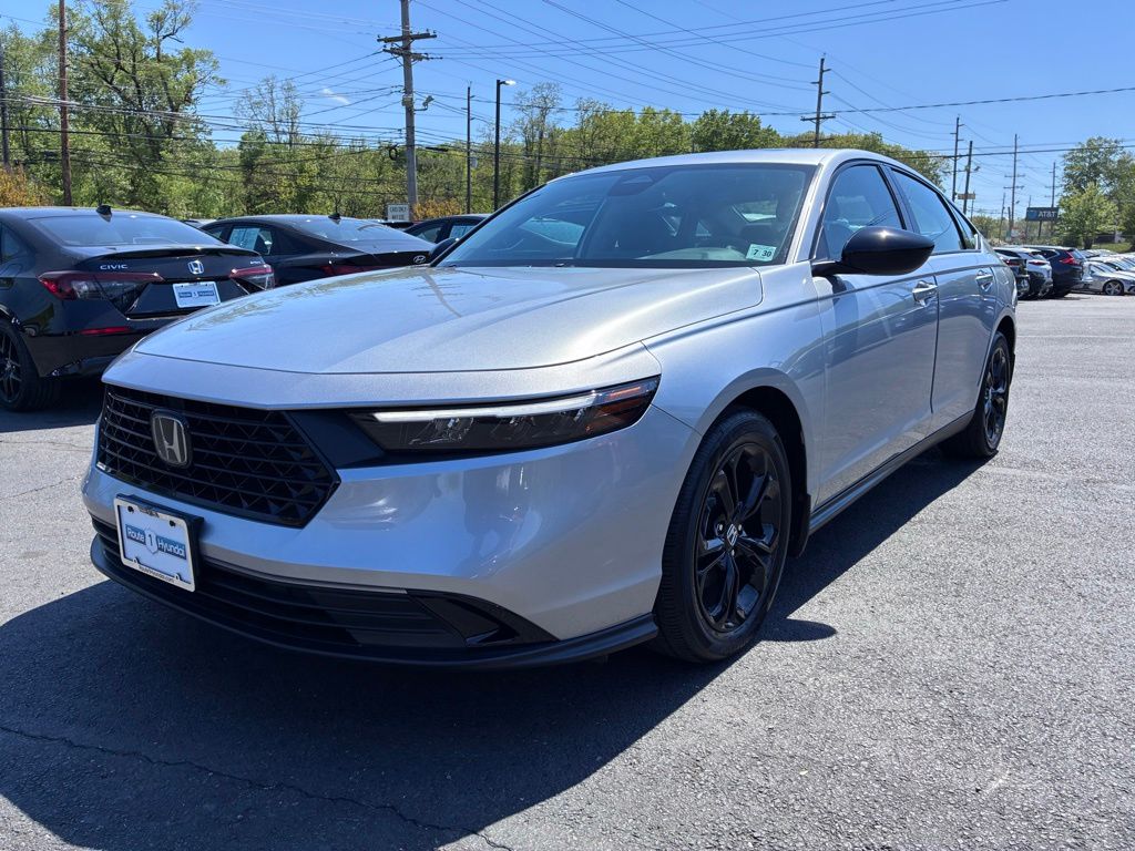 2025 Honda Accord SE - Photo 4