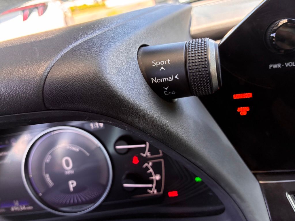 2023 Lexus UX Hybrid 250h Premium - Photo 29