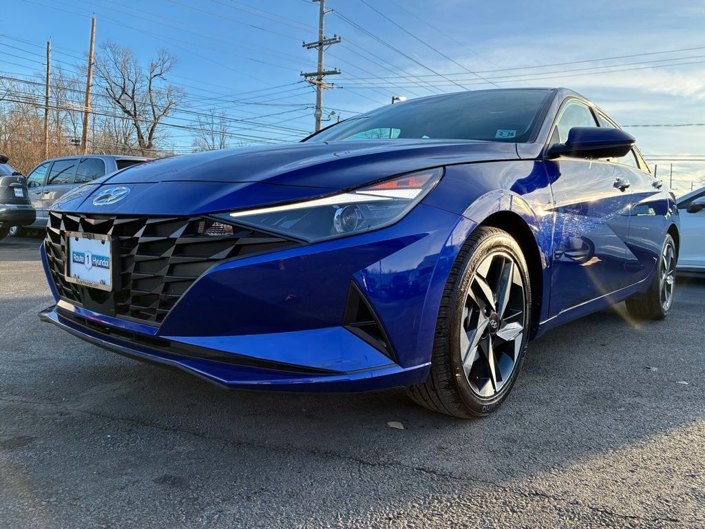 Used 2023 Hyundai Elantra SEL Sedan