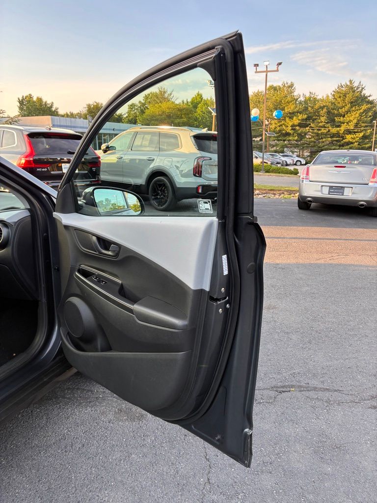 2021 Hyundai Kona SE - Photo 44