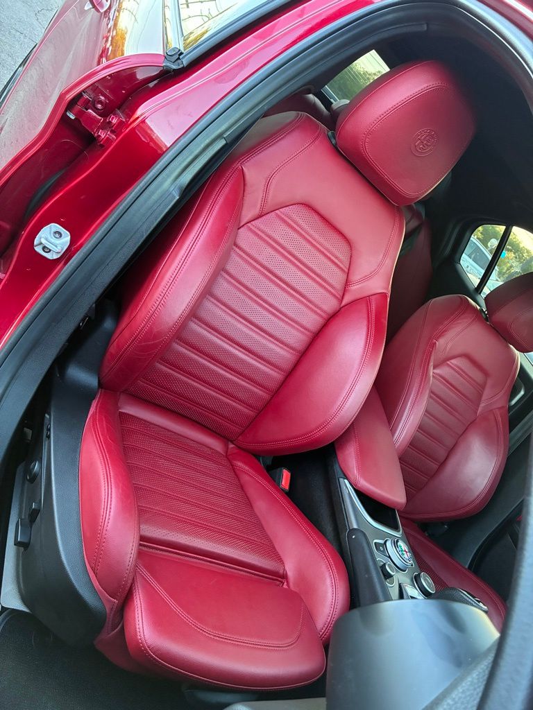 2022 Alfa Romeo Giulia Ti Veloce - Photo 17
