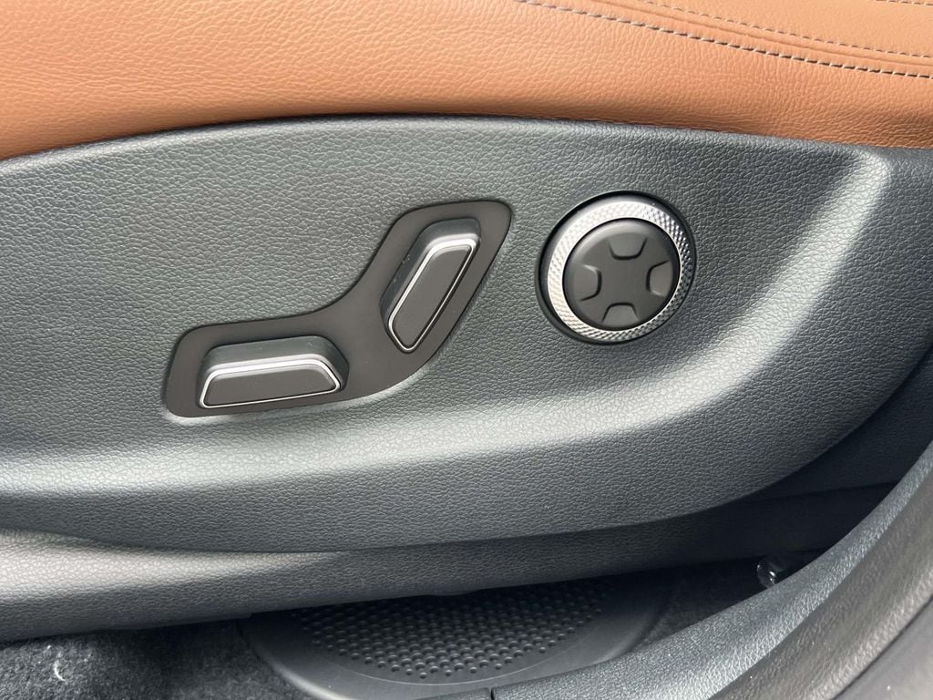 2026 GENESIS GV70 Advanced - Photo 18