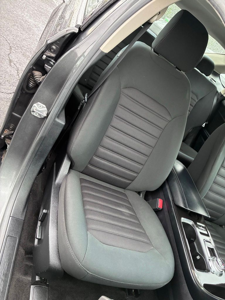 2018 Ford Fusion SE - Photo 19