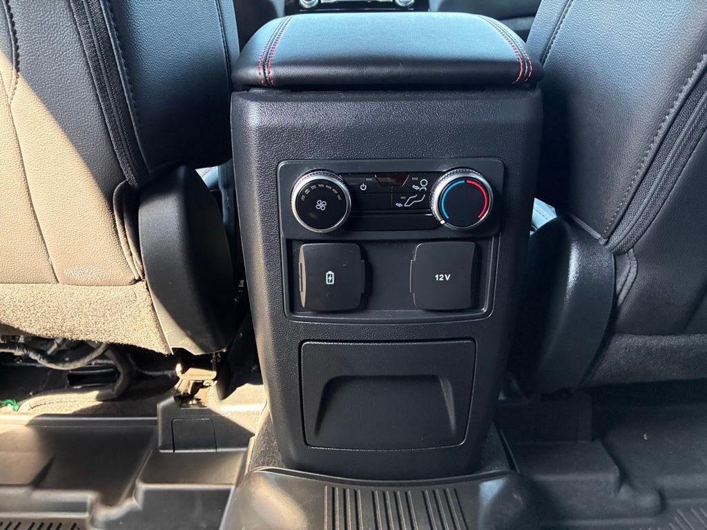2023 Ford Explorer ST-LINE - Photo 16