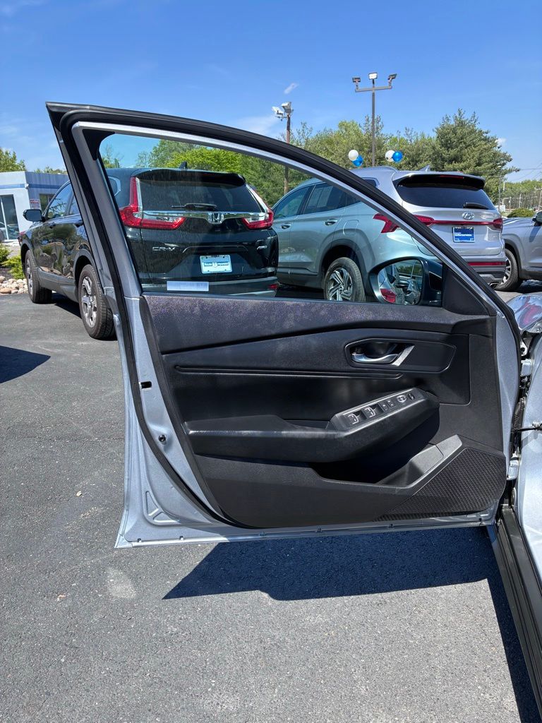 2025 Honda Accord SE - Photo 44
