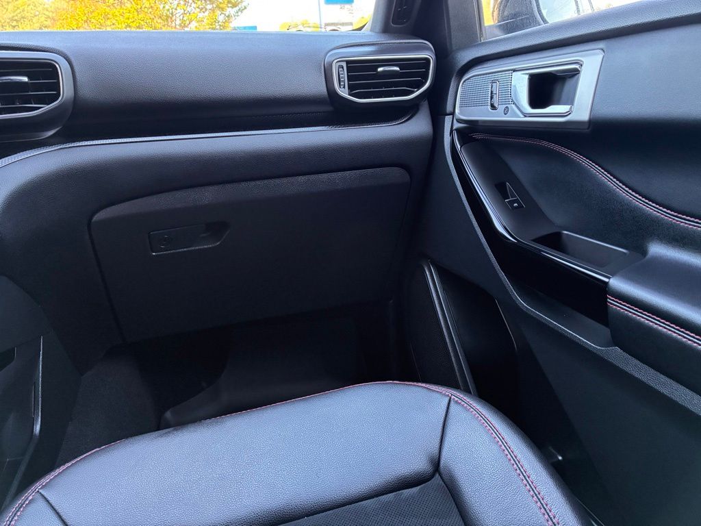 2023 Ford Explorer ST-LINE - Photo 38