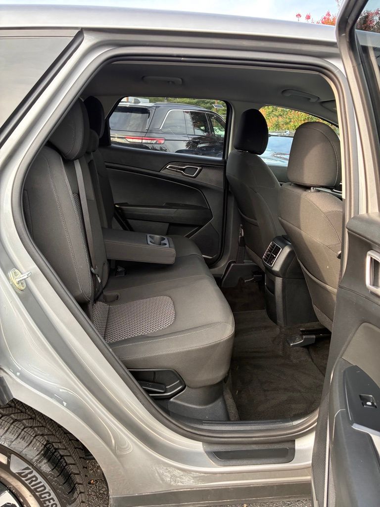 2023 Kia Sportage LX Hybrid - Photo 22