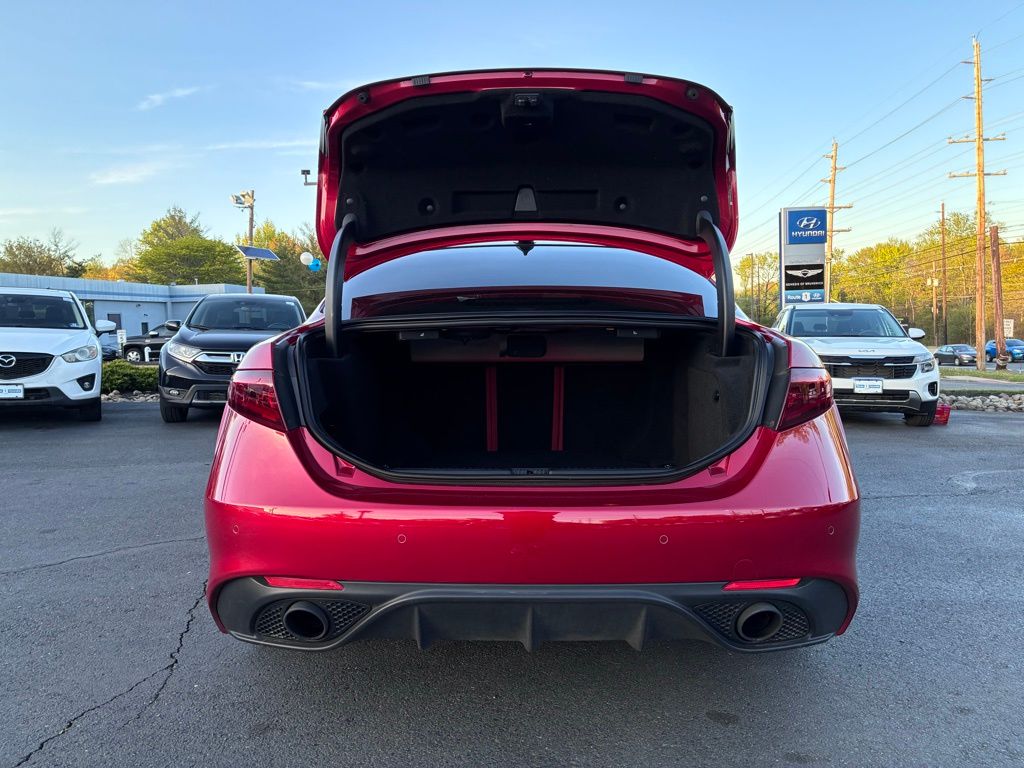 2022 Alfa Romeo Giulia Ti Veloce - Photo 11