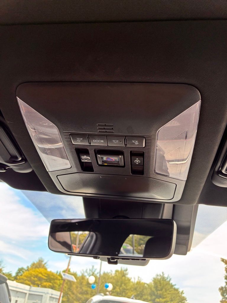 2024 Toyota RAV4 XSE - Photo 41