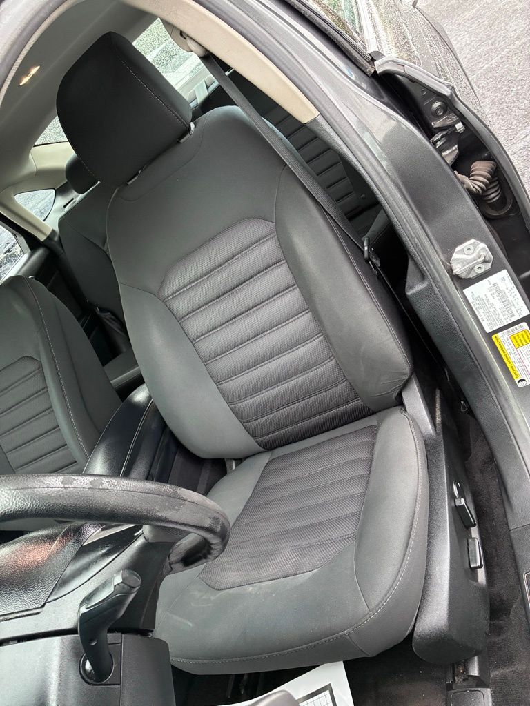 2018 Ford Fusion SE - Photo 18