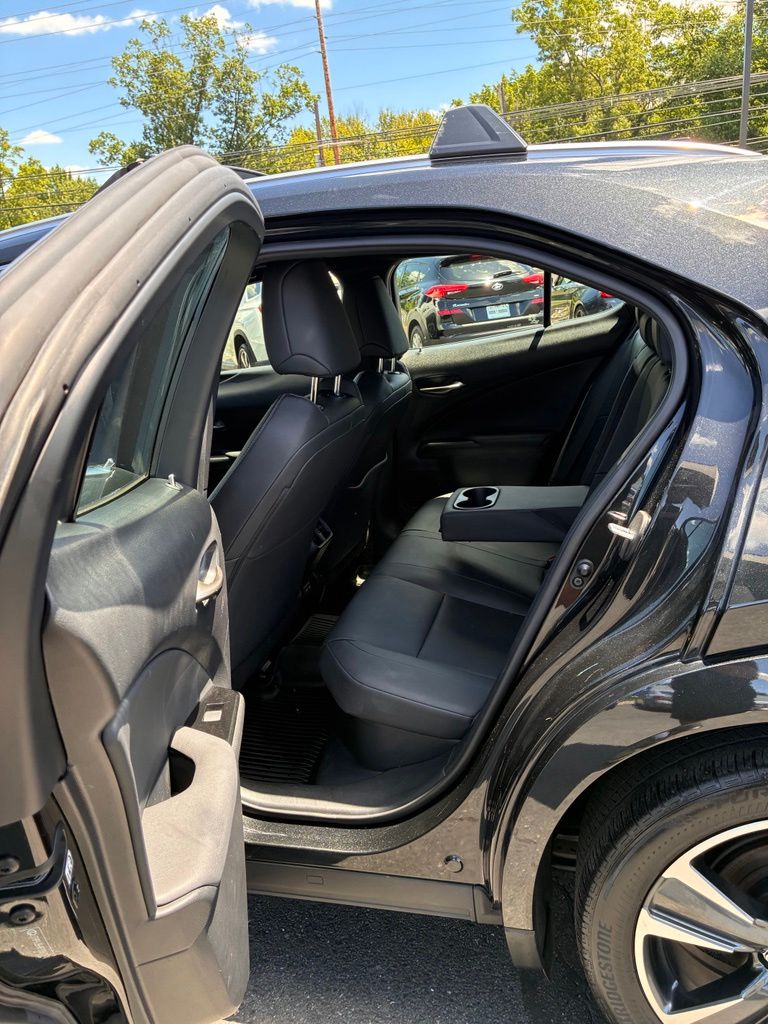2023 Lexus UX Hybrid 250h Premium - Photo 22